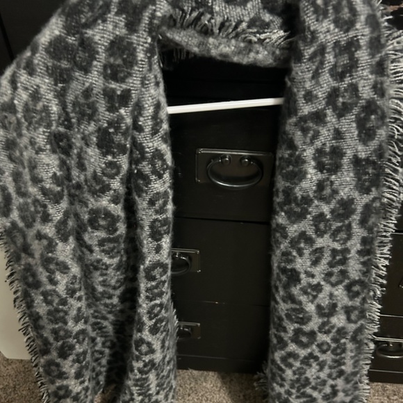 Scarves - Picture 2 of 3